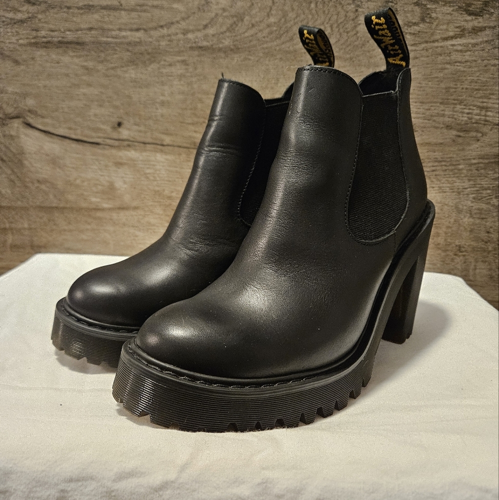 Dr Martens Hurston Heeled Boot sz 7